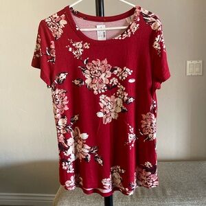 NWT 24/7 Red Floral Top Size M